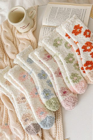 Soft Plush Daisy Print Socks