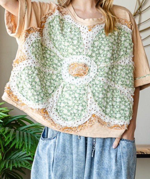 Oli Washed Daisy Patch Front SS Top