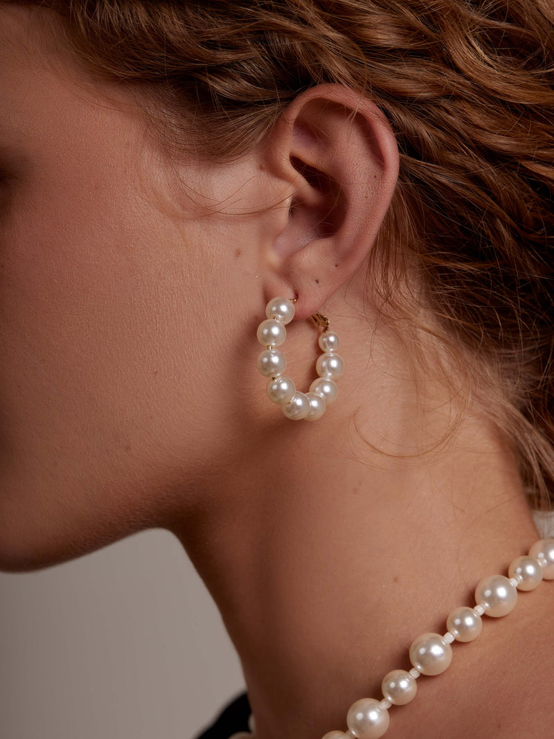 Chunky Pearl Hoop Earring: PRL