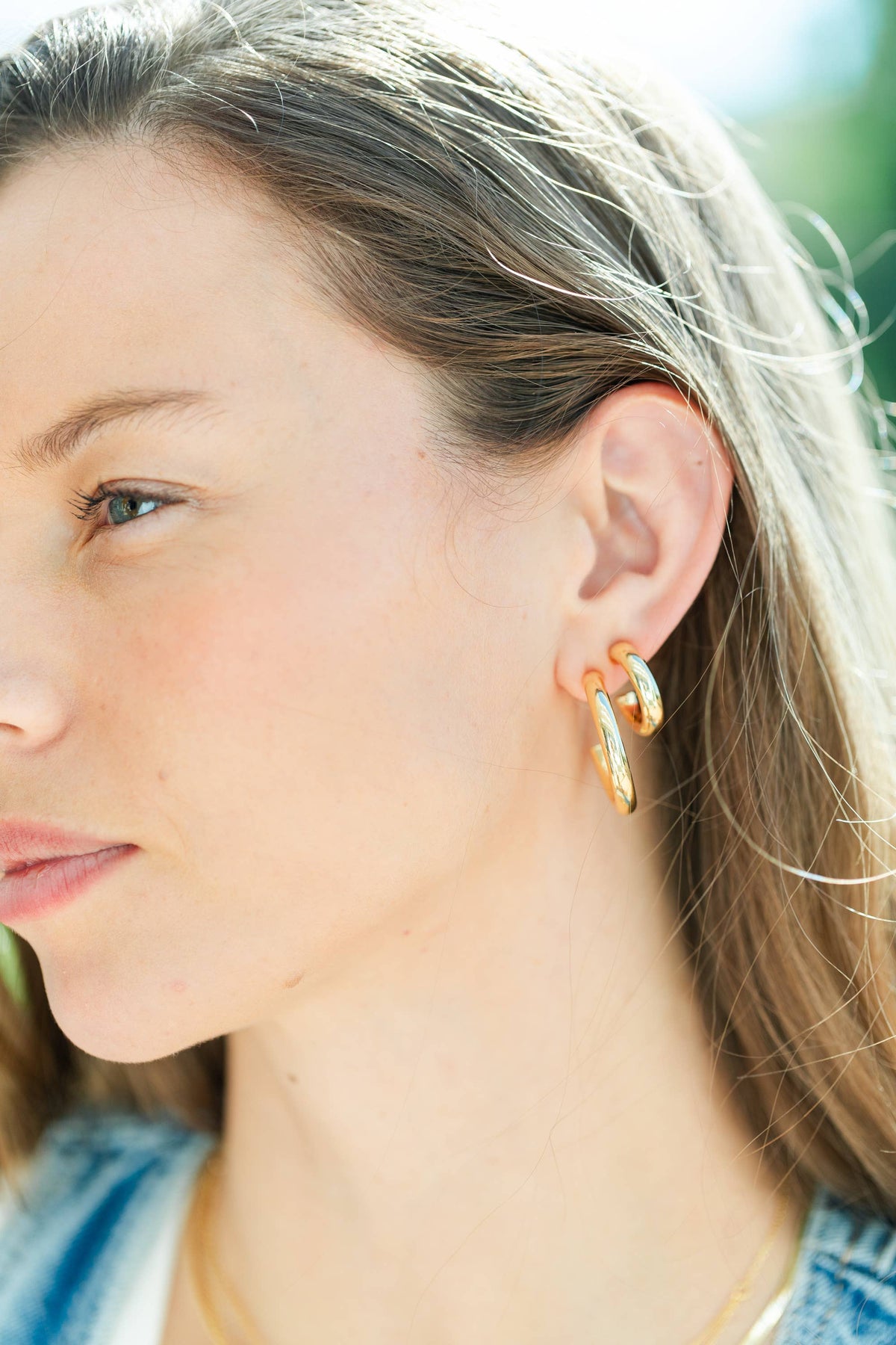 The Perfect Hoop Earrings: Gold / 1.2"