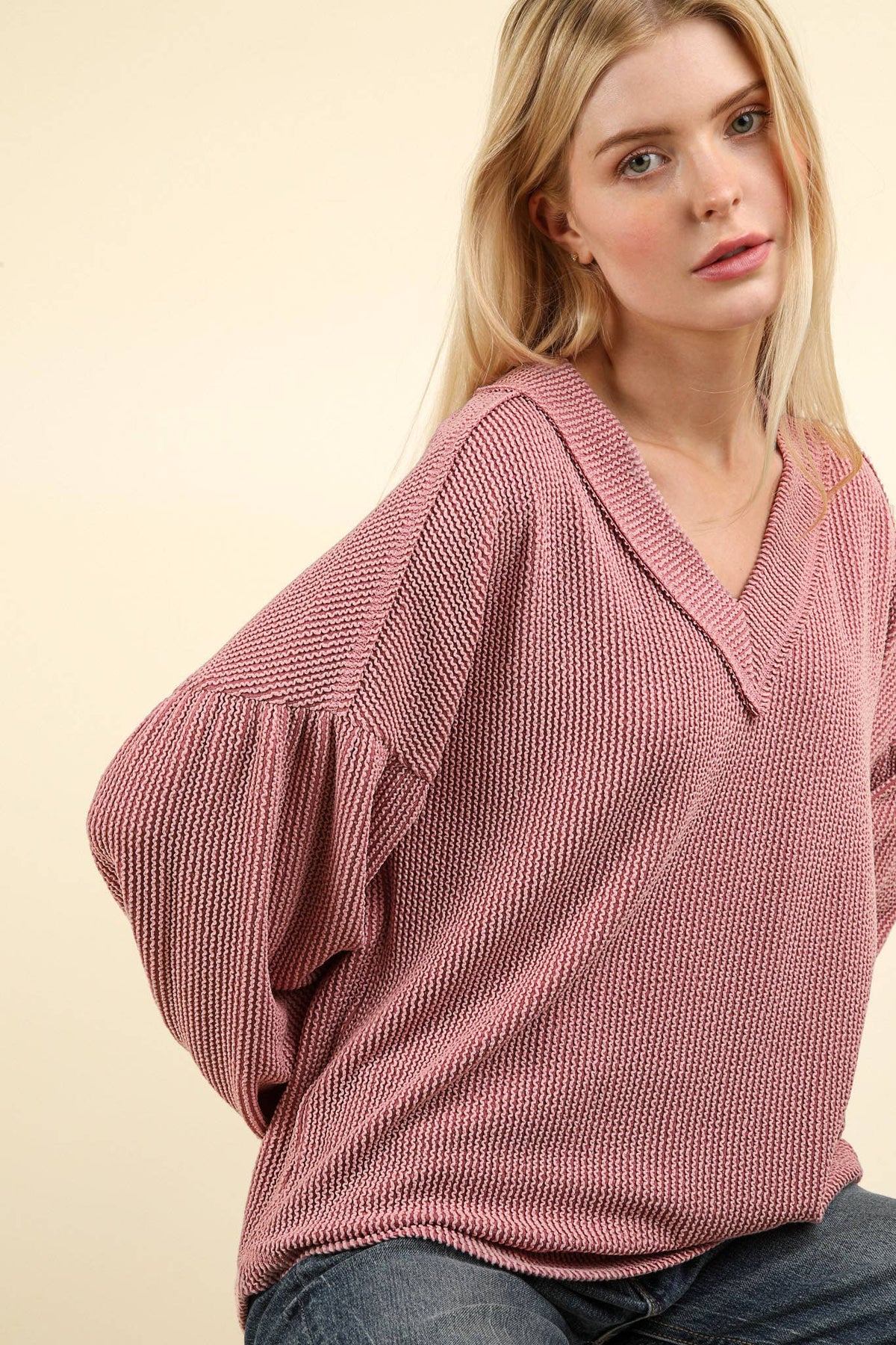 NJ  Otto Ribbed V-Neck Knit Top: OATMEAL