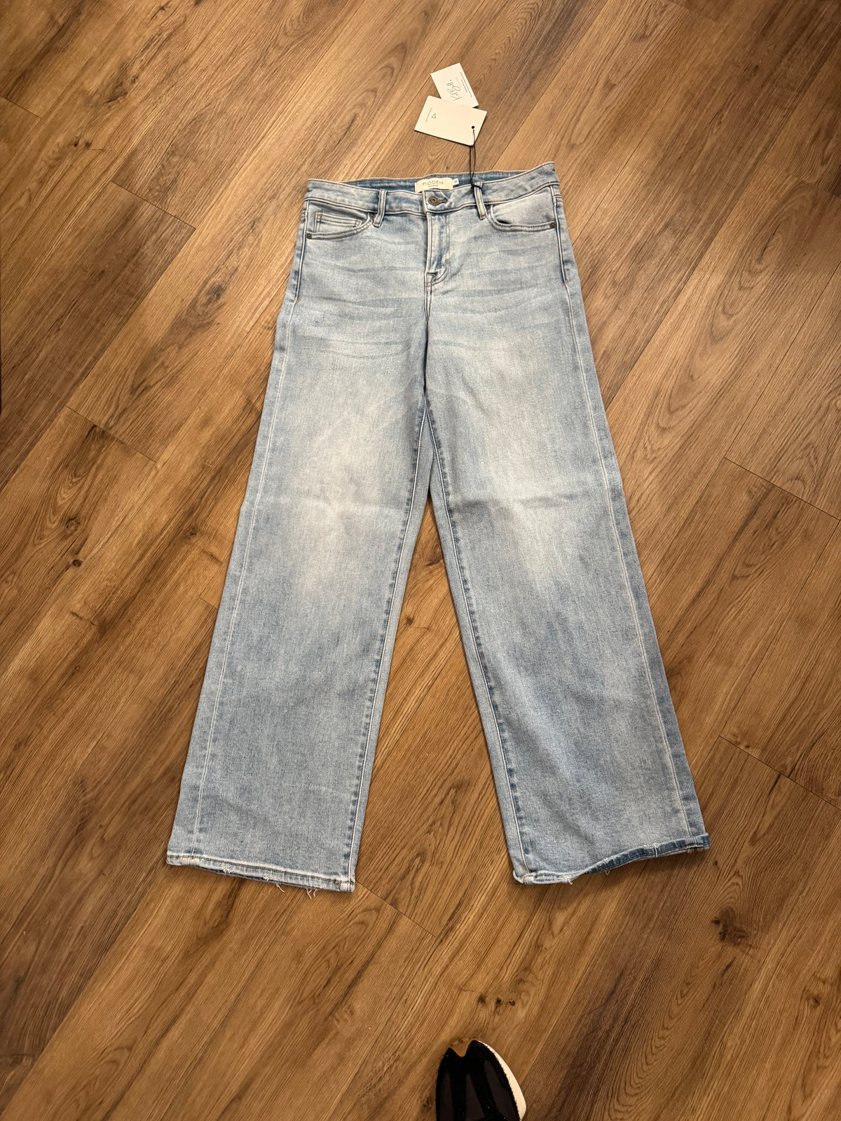 Hidden LT 32" INS MR Logan Dad