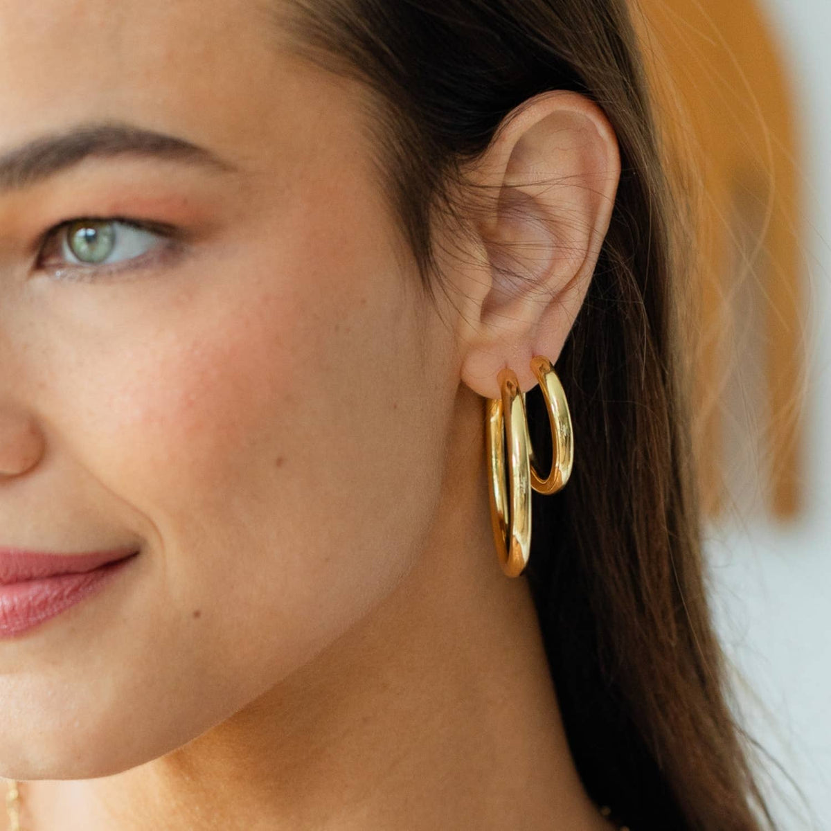 The Perfect Hoop Earrings: Gold / 1.2"