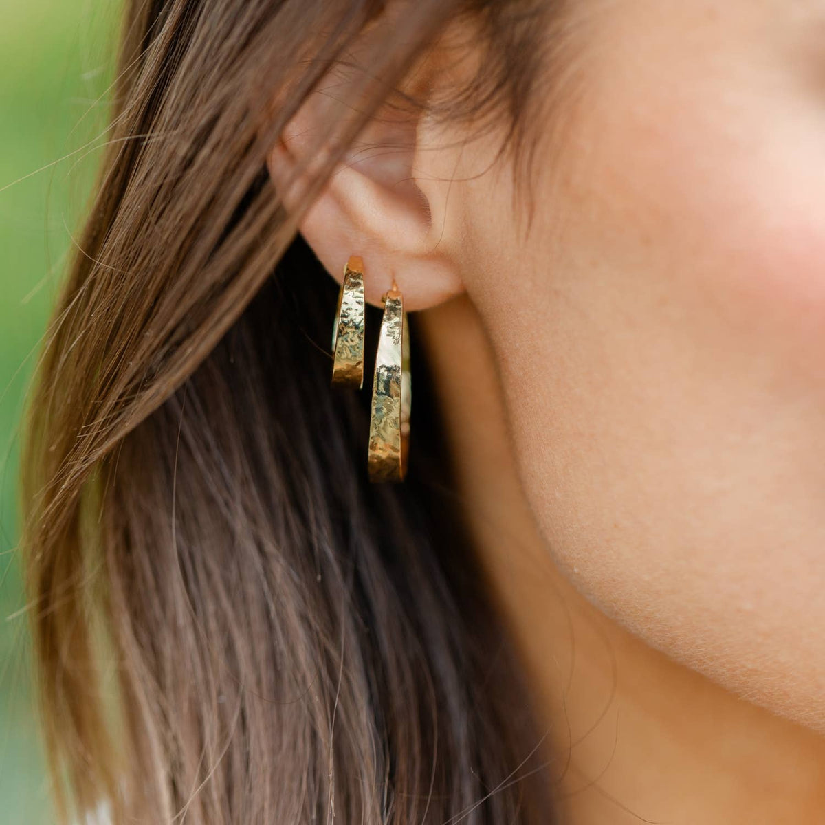 Perfectly Gilded Hoops: Gold / Medium