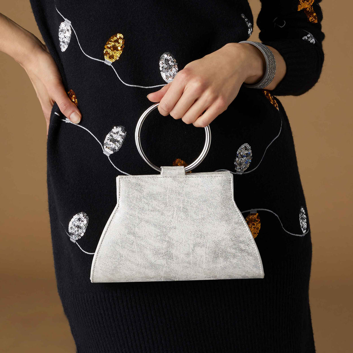 Lucy Shimmer Wrislet: Silver