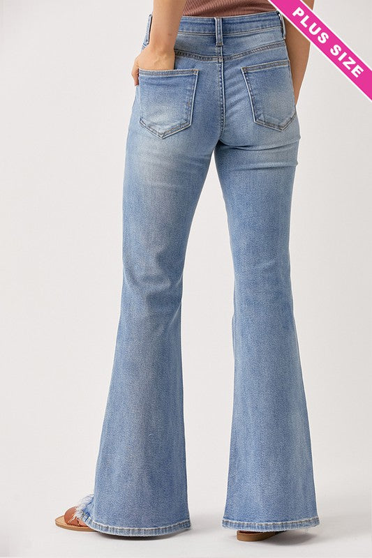 Risen Curvy Flare Jeans