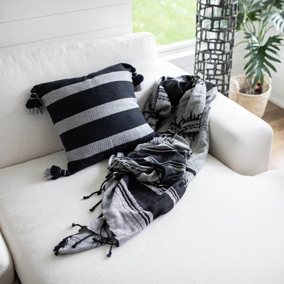 20x20 Hand Woven Harlie Pillow Black